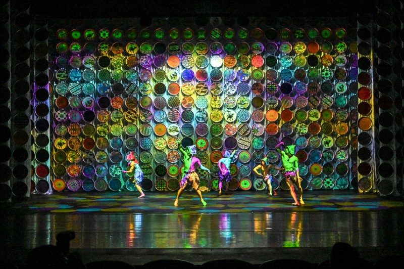 ▲ 안은미컴퍼니의 신작 '동방미래특급' 공연.ⓒ세종문화회관