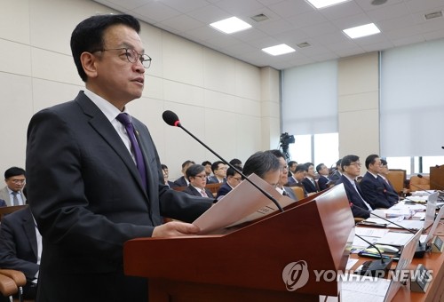 ▲ 최상목 경제부총리 겸 기획재정부 장관이 30일 서울 국회에서 열린 기획재정위원회 전체회의에서 현안보고를 하고 있다. ⓒ연합뉴스