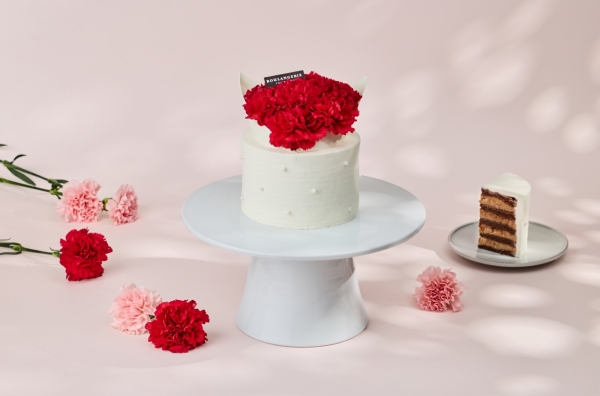 ▲ 블랑제리 더 플라자 카네이션 케이크ⓒ더 플라자