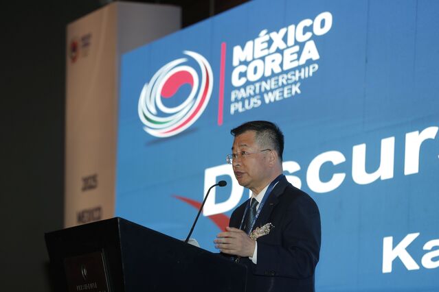 ▲ 강경성 KOTRA 사장이 현지시간 4월 29일 멕시코시티에서 열린 ‘한-멕시코 파트너십 플러스 위크’의 미래협력포럼에서 개회사를 하고 있다. ⓒ코트라