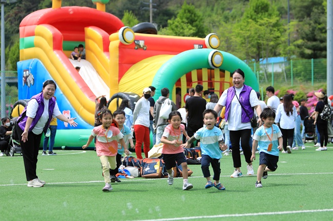 ▲ 인제군이 내달 2일 인제 하늘내린센터 일원에서 '2025년 인제군 어린이 한마당 큰잔치'를 개최한다.ⓒ인제군