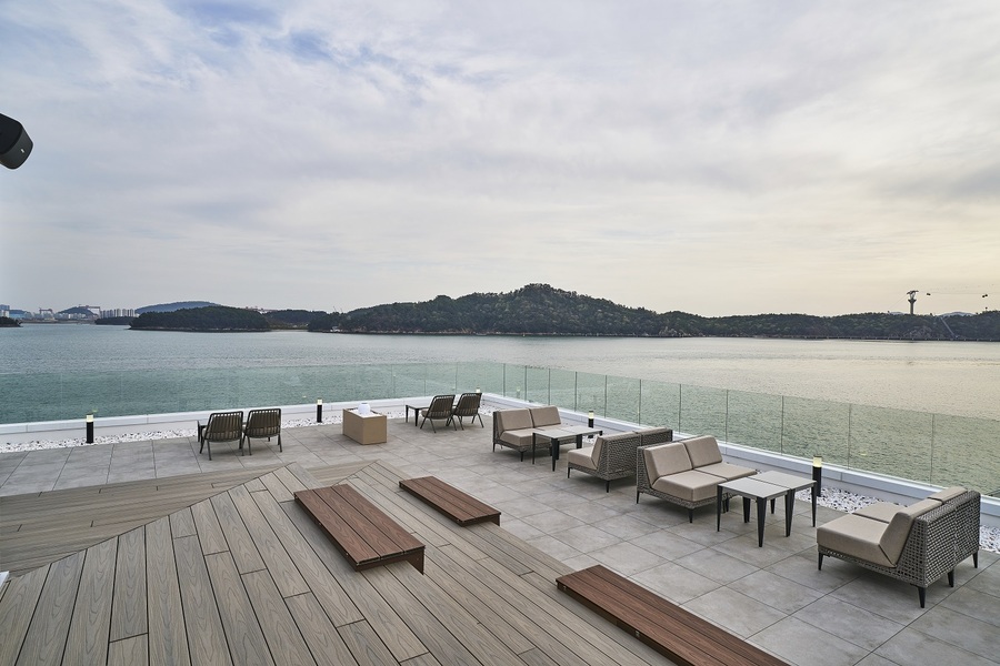 ▲ '목포해안로점' 테라스 전경ⓒ스타벅스