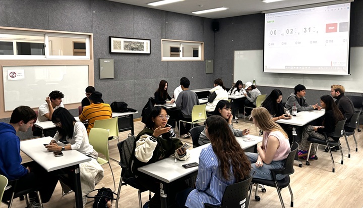 ▲ 안양대학교 외국인 유학생들 수업 장면.ⓒ안양대