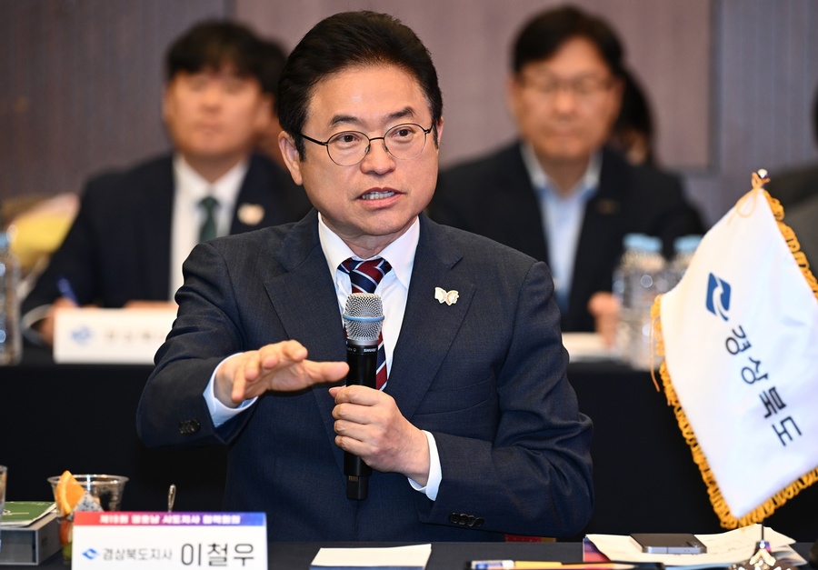 ▲ 이철우 도지사는 “이번 산불 위기를 전화위복의 계기로 삼아, 피해지역을 보다 안전하고 혁신적인 재건의 모델로 탈바꿈시키겠다”고 밝혔다.ⓒ경북도