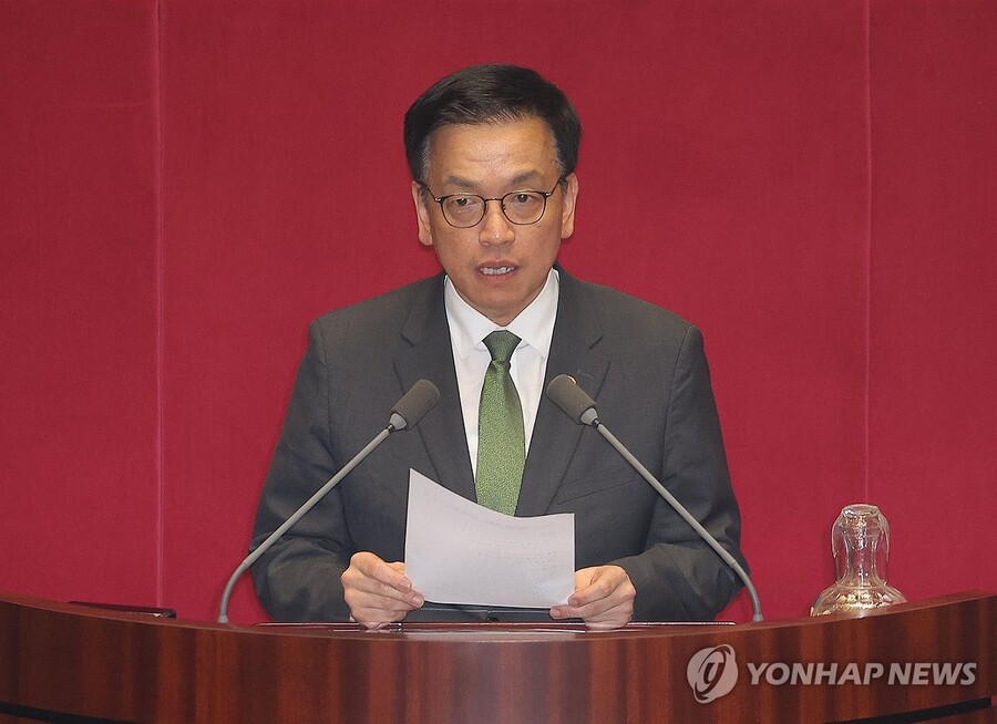 ▲ 최상목 경제부총리 겸 기획재정부 장관이 1일 국회에서 열린 본회의에서 2025년도 제1회 추가경정예산안 표결 전 발언하고 있다. ⓒ연합뉴스
