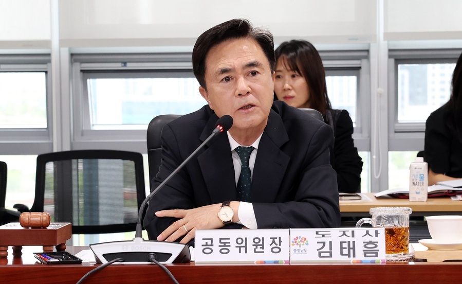 ▲ 김태흠 충남도지사가 2일 도청에서 ‘2025년 제2차 충청남도 라이즈 위원회 회의’를 주재하고 있다.ⓒ충남도