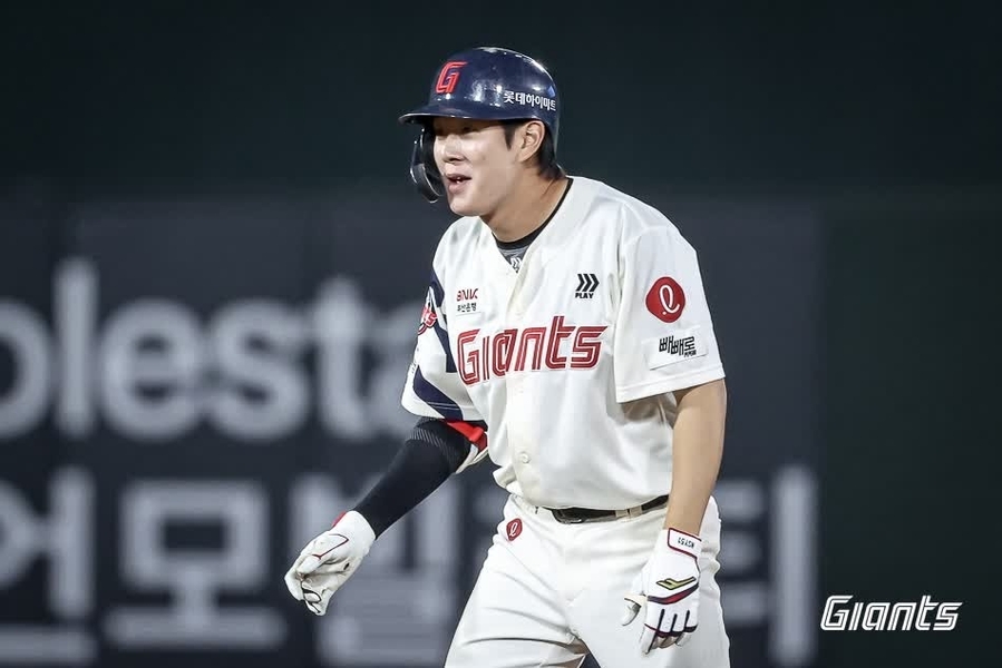 ▲ LG가 5연패를 당하는 사이 롯데는 4연승, 한화는 5연승을 달렸다.ⓒ롯데 자이언츠 제공