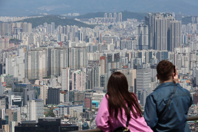 ▲ 남산에서 바라본 서울 시내 아파트 단지ⓒ연합뉴스