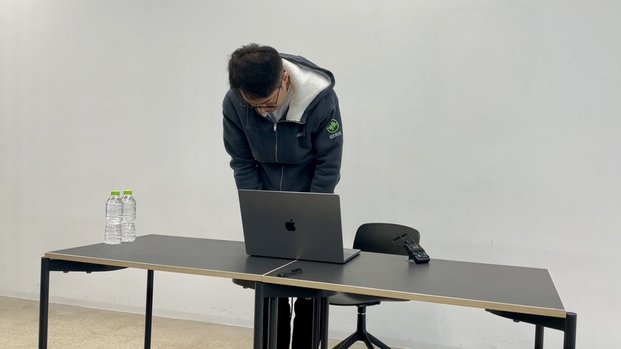 ▲ 김석환 위믹스 재단 대표가 3일 판교 테크원타워에서 기자회견을 열고 위믹스 상장 폐지에 대해 사과하고 있다.ⓒ게임 기자단