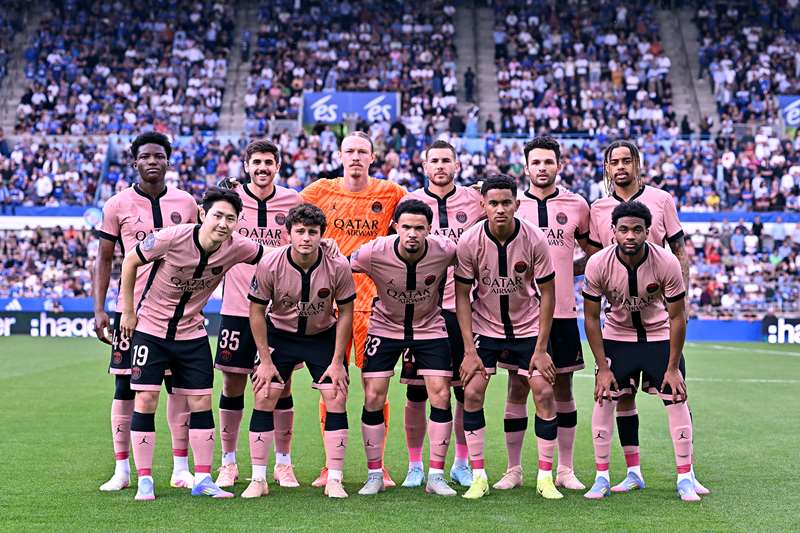 ▲ 이강인이 선발 출전했지만 부상으로 전반만 소화하고 교체됐다. PSG는 스트라스부르에 1-2로 패배했다.ⓒPSG 제공