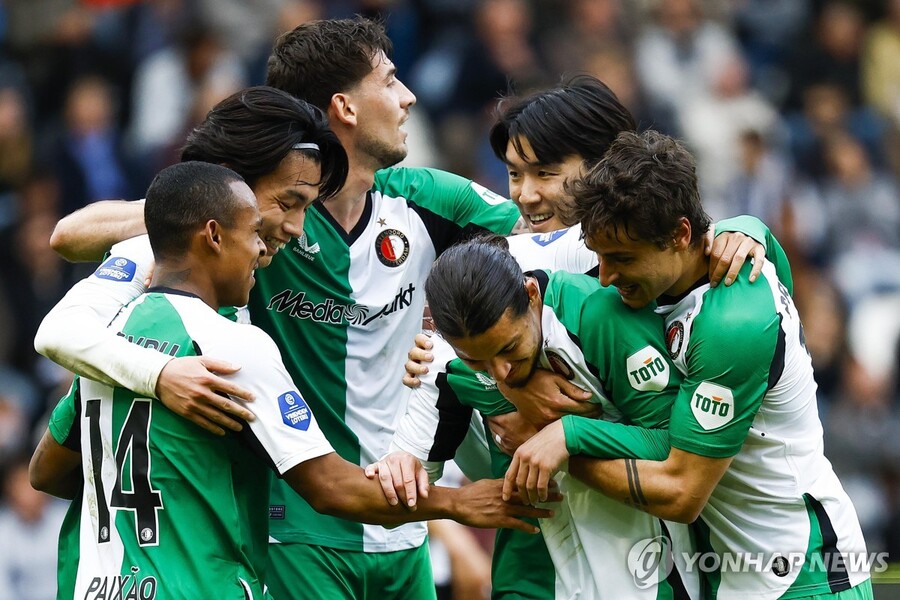 ▲ 페예노르트 황인범이 헤라클레스 알멜로와 경기에서 시즌 3호골을 신고했다.ⓒ연합뉴스 제공