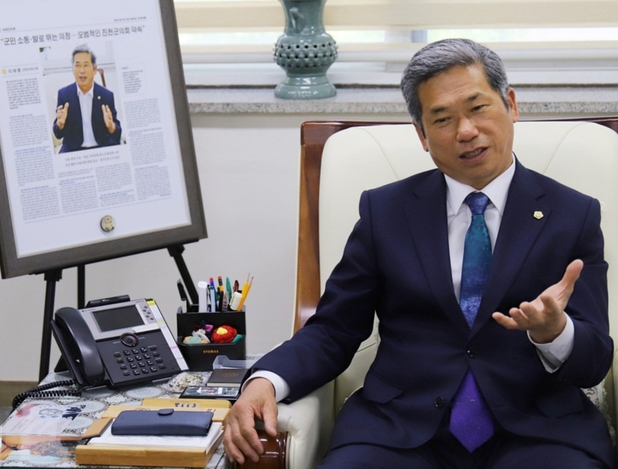 ▲ 이재명 진천군의회 의장은 