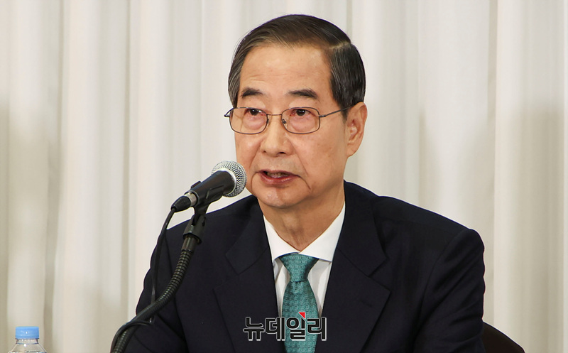 ▲ 무소속으로 대선 출마를 선언한 한덕수 전 국무총리가 6일 오전 서울 중구 코리아나 호텔에서 열린 '한덕수 대통령 후보 초청 관훈토론회'에서 기조연설을 하고 있다. ⓒ서성진 기자