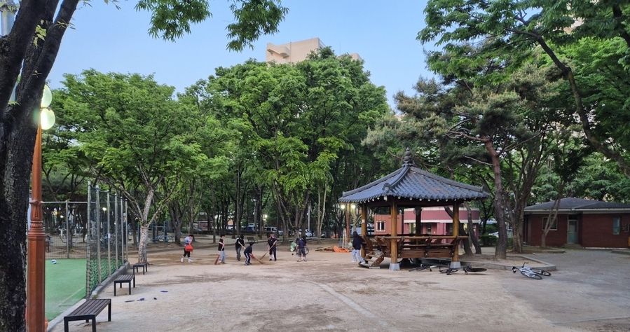 ▲ 대구광역시교육청은 지난 4월 29일 건축 현장소장 및 객원교수인 조OO 씨(67세)가 매호공원에서 깊은 감동을 받았다는 제보 사연을 밝혔다.ⓒ대구시교육청