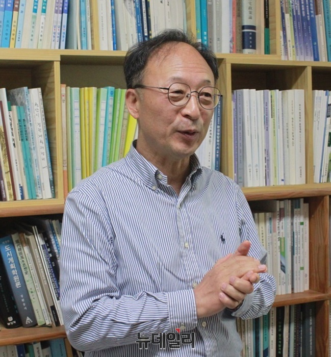 ▲ 백기영 유원대 라이즈 추진단장은 