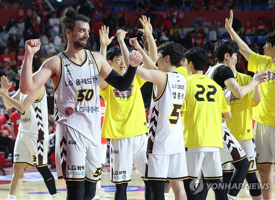 ▲ 창원 LG가 챔피언결정전에서 2연승을 거두며 구단 창단 후 첫 우승에 가까이 다가섰다.ⓒ연합뉴스 제공