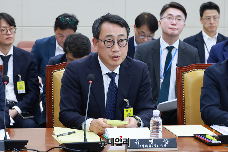 ▲ 유영상 SK텔레콤 대표가 8일 국회 과학기술정보방송통신위원회에서 열린 SK텔레콤 해킹 관련 청문회에서 과방위원들의 질문에 답하고 있다 ⓒ뉴데일리