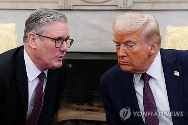 ▲ 지난 2월 미국 워싱턴 D.C. 백악관에서 만난 키어 스타머 영국 총리와 도널드 트럼프 미국 대통령. 출처=로이터ⓒ연합뉴스