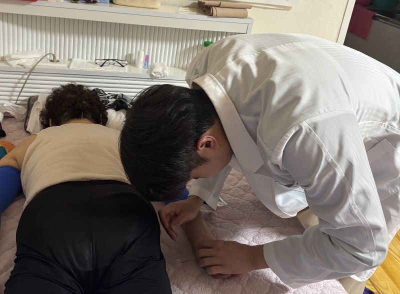 ▲ 아산시 보건소가 방문 돌봄서비스에 한방진료를 연계해 주민들로 부터 호평을 받고 있다.ⓒ아산시