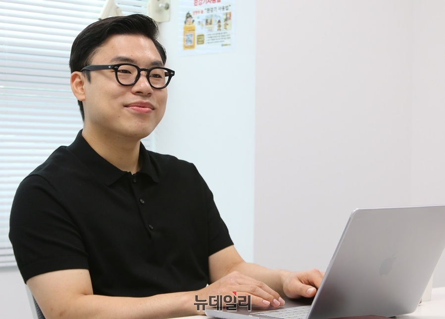 ▲ 포토이즘 ㈜서북 창업자인 31세의 김민석 대표이사.ⓒ이길표 기자