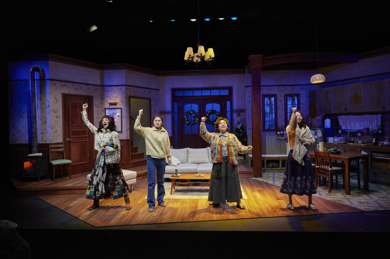 ▲ 연극 '꽃의 비밀' 공연.ⓒ파크컴퍼니