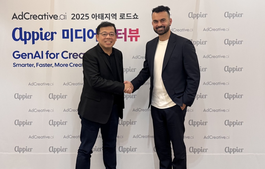 ▲ 왼쪽부터 치한 위 애피어 CEO, 알렉상드르 르시엘 AdCreative.ai 창립자. ⓒ애피어