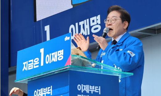 [단독] 민주, '출산 가산점 논란' 문자 폭탄 … "애 낳지 않은 여자는 여자도 아니냐" 비판 확산  
