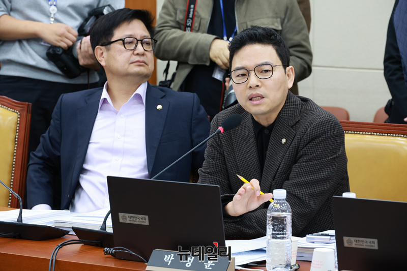 ▲ 박정훈 국민의힘 의원(오른쪽). ⓒ이종현 기자