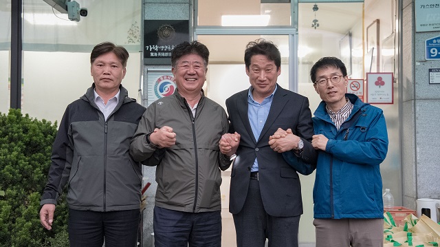 ▲ 김남일 사장(오른쪽에서 두번째)이 김효준 영양군 부군수(오른쪽에서 세번째)와 지역관광회복을 위한 노력 협의를 가졌다.ⓒ경북관광공사