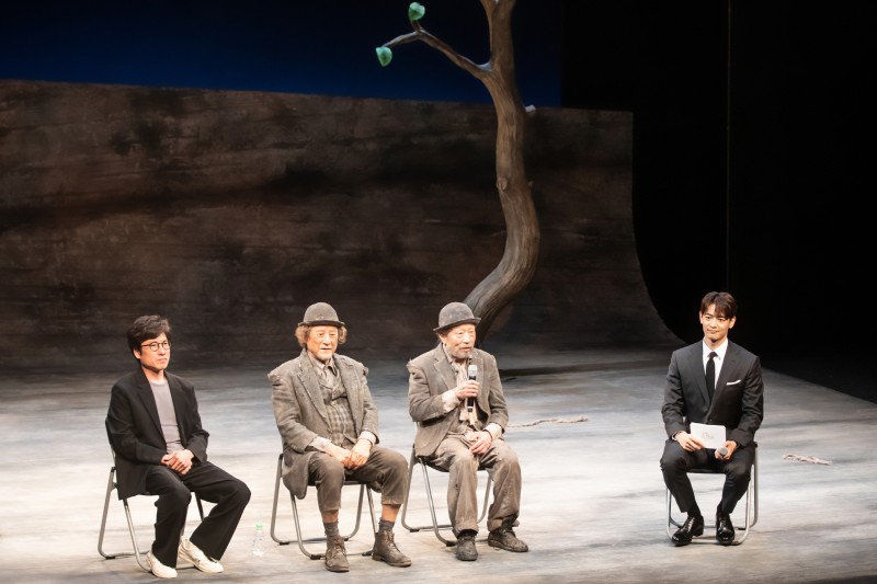 ▲ 신구·박근형의 '고도를 기다리며' X 아르코 특별 기부공연 관객과의 대화 현장.ⓒ한국문화예술위원회