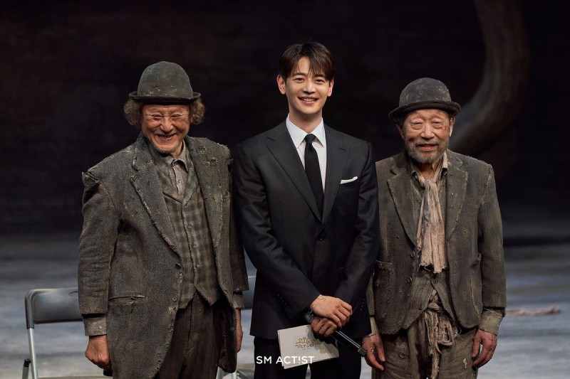 ▲ 그룹 샤이니 멤버이자 배우 최민호가 연극 '고도를 기다리며' 기부 공연의 GV(관객과의 대화)에 모더레이터로 참여했다.ⓒSM엔터테인먼트