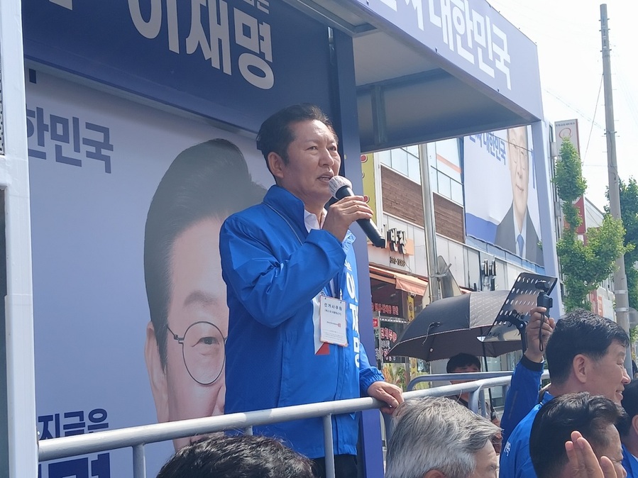 ▲ 더불어민주당 정청래 국회 법사위원장이 이재명 후보 지지를 호소하고 있다 ⓒ 뉴데일리