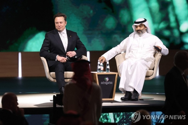 ▲ 일론 머스크 테슬라 CEO(좌). AFP=연합뉴스. ⓒ연합뉴스