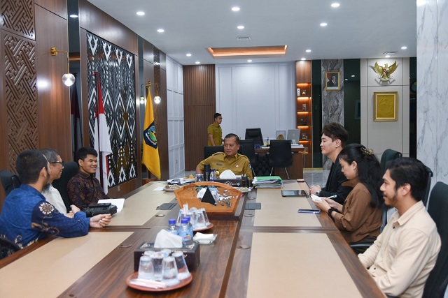 ▲ 롬복주 주지사와 카페몰리 프러젝트 협력에 대한 면담회를 갖는 장면.ⓒ카페몰리