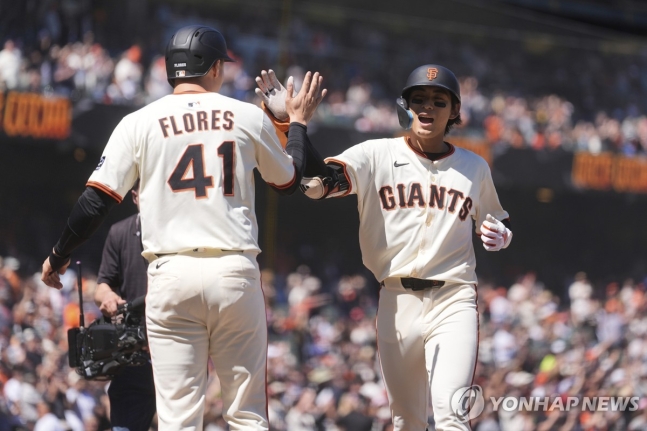 ▲ 이정후가 애리조나전에서 시즌 6호 홈런을 터뜨렸다. 그는 MLB 진출 후 처음으로 2경기 연속 홈런에 성공했다.ⓒ연합뉴스 제공