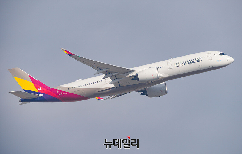▲ 아시아나항공이 국제선, 국내선 마일리지 전용기 운영을 확대한다. ⓒ뉴데일리DB
