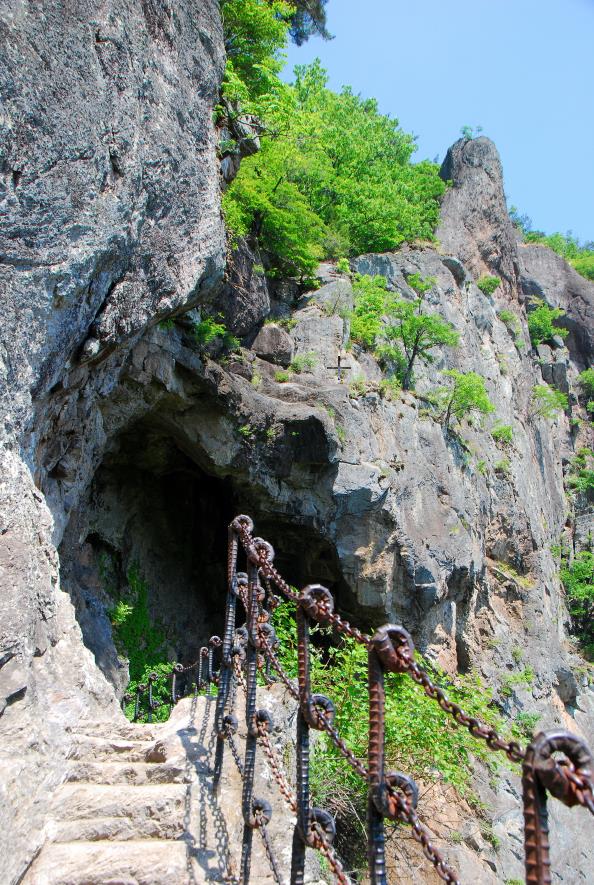 ▲ 도선굴 오르는 길.ⓒ진경수 山 애호가