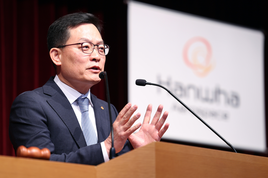 ▲ 손재일 대표가 올해 3월 주총에서 유증에 대한 발언을 하는 모습. ⓒ한화에어로