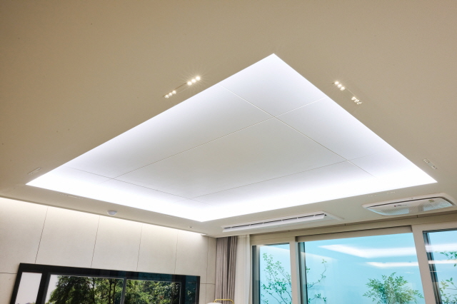 ▲ GS건설이 개발한 '에너지 절약형 조명'과 'Hidden Lighting System'이 적용된 모습.ⓒGS건설