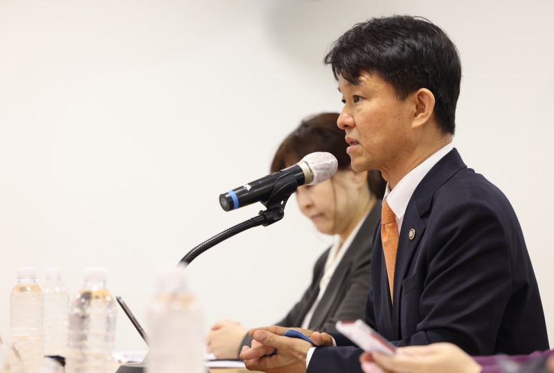 ▲ 용호성 문화체육관광부 제1차관이 15일 서울 종로구 국립현대미술관 서울관에서 국립예술단체장 선발 절차와 일정을 개편하는 계획 등을 포함한 '공연예술 정책'을 발표하고 있다.ⓒ문체부