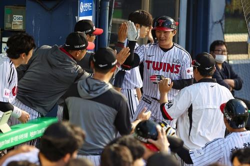 ▲ LG가 키움을 꺾고 파죽의 6연승을 달렸다. 2위 한화와 격차를 2경기로 벌렸다.ⓒLG 트윈스 제공