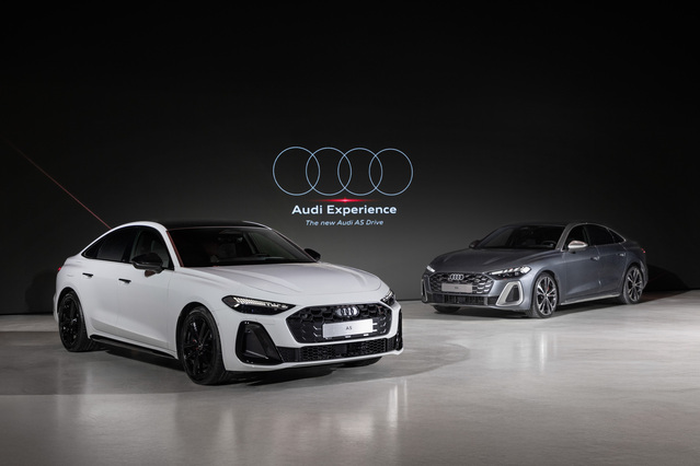 ▲ '더 뉴 아우디 A5'(왼쪽)와 A5의 고성능 모델 '더 뉴 아우디 S5' ⓒ아우디코리아