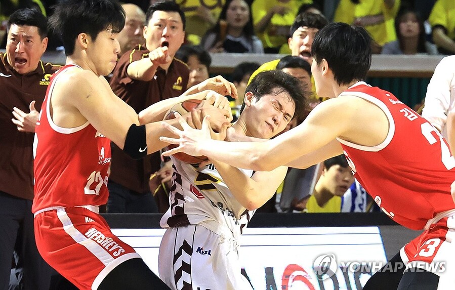 ▲ LG가 챔피언결정 7차전에서 SK를 격파하고 사상 첫 우승 감격을 누렸다.ⓒ연합뉴스 제공