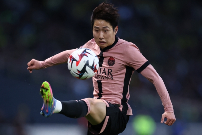 ▲ PSG 이강인이 올 시즌 마지막 홈 경기인 리그 최종전에서도 결장했다. 팀은 3-1 역전승을 거뒀다.ⓒ연합뉴스 제공