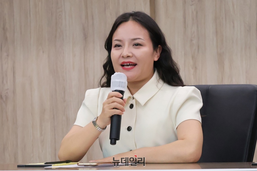 ▲ 수통 서기는 “이번 방문을 통해 한국 뷰티 산업의 첨단기술과 연구개발 시스템을 체감했다”며, “특히 피부 관리와 기능성 화장품 분야에서 한국은 중국보다 기술이 발전돼 있으며, 효과와 품질 면에서 인상 깊었다”고 말했다.ⓒ뉴데일리