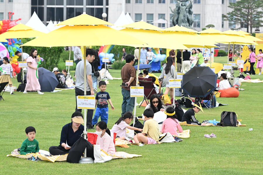 ▲ 중소기업중앙회가 지난 17일 국회의사당 잔디마당에서 동시·그림 대회를 개최했다. ⓒ중소기업중앙회