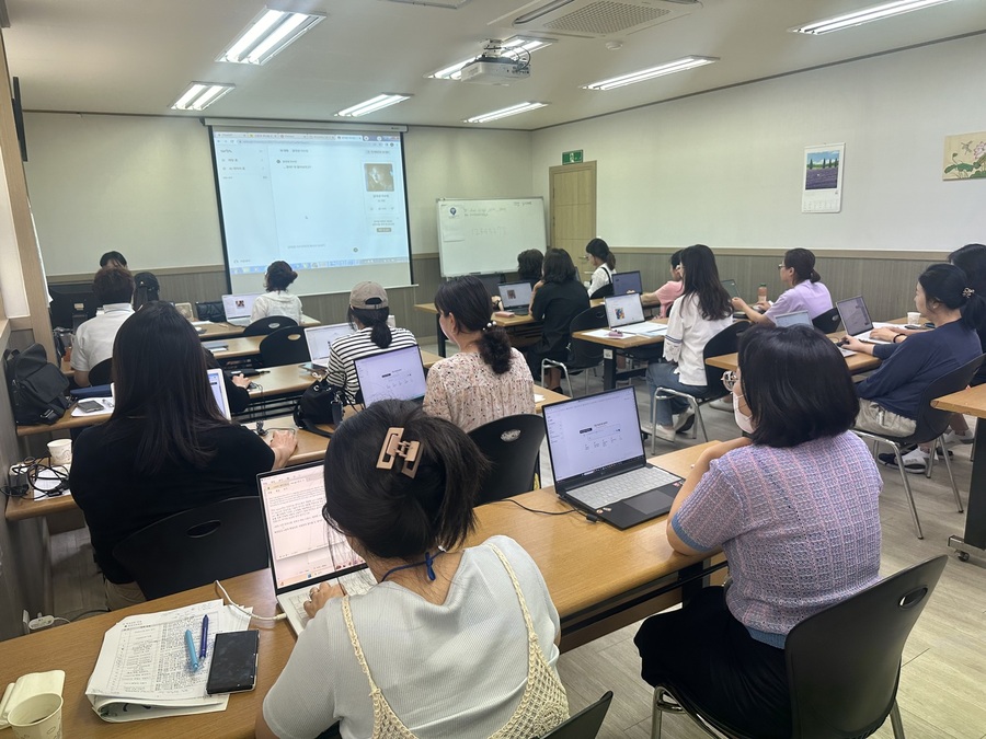 ▲ 대구 동구여성문화공간(관장 강영아)은 오는 6월 9일까지 디지털 기반 실전 창업 역량을 강화하는 ‘AI 프롬프트 수익형 블로그와 쿠팡 판매전략’ 교육과정 수강생 16명을 모집한다.ⓒ동구청