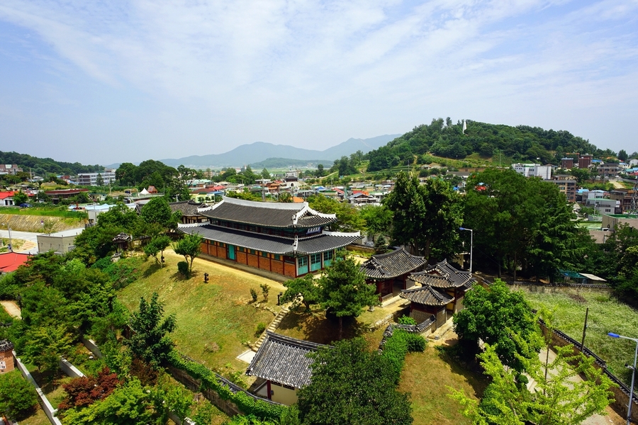 ▲ 인천시 강화군에 있는 성공회 강화성당은 국내에 현존하는 한옥 교회 가운데 가장 오래된 것이다. ⓒ 인천 강화군 제공