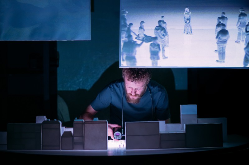 ▲ 다원예술 '컨선드아더스' 공연 실황.ⓒMihaela Bodlovic