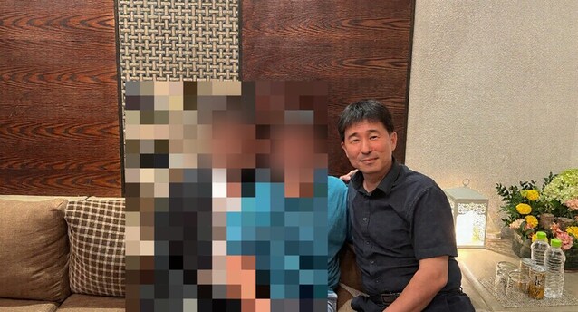 ▲ 더불어민주당이 19일 지귀연 서울중앙지법 부장판사의 '룸살롱 접대 의혹'의 증거라며 공개한 사진. ⓒ더불어민주당